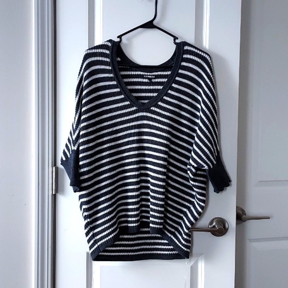 Express 3/4 sleeve sweater s/p black white